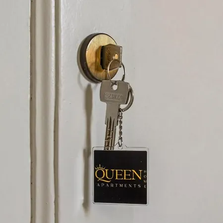 Queen Monica Κιότζα